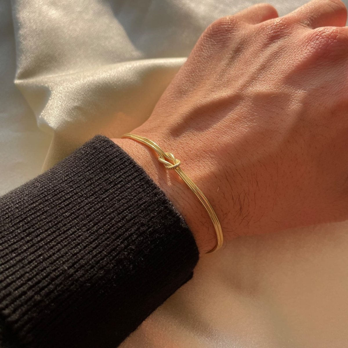 LUNA | Tijdloze Liefdesknoop Armband in Minimalistische Stijl
