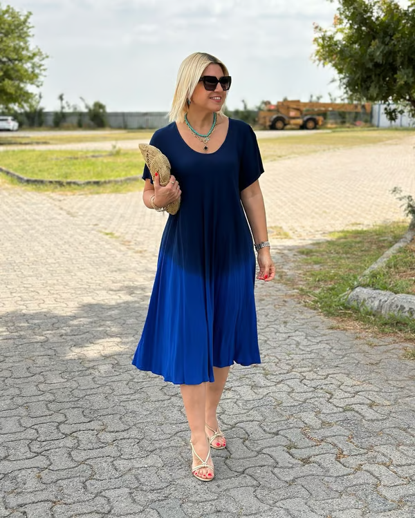 Liora™ – Losvallende jurk met zachte overgang in kleur