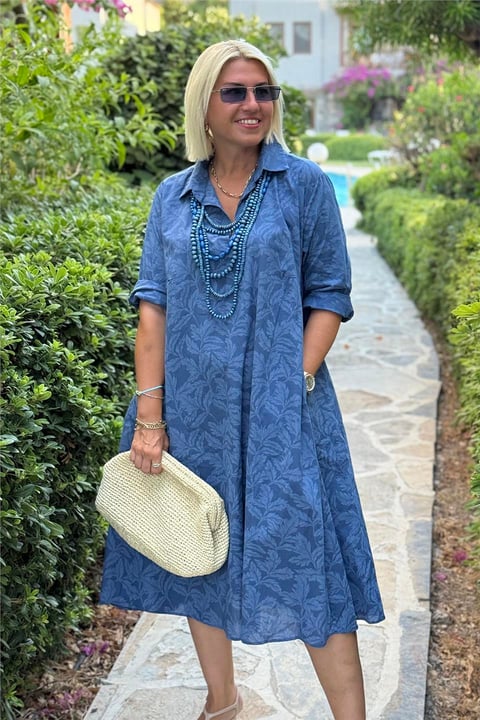 Nora – Jurk met Bladmotief en Relaxte Uitstraling